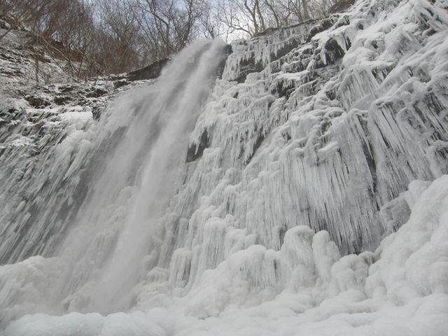 氷瀑の玉簾の滝のライトアップについて(日程変更のお知らせ）